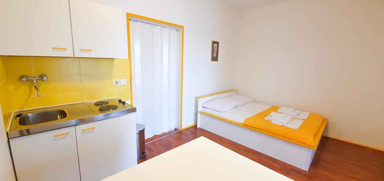 Apartment Buco สตารีกราด-ปาเคลนีซา ภายนอก รูปภาพ